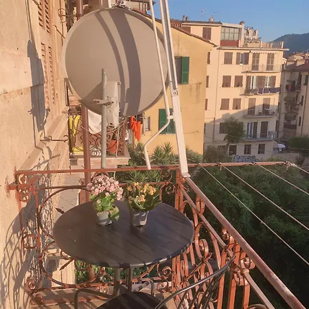 98 House * 斯培西亚