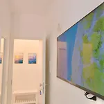 98 House בית אירוח