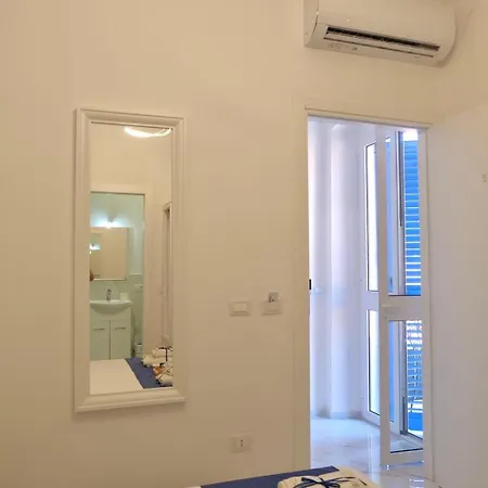 98 House Homestay