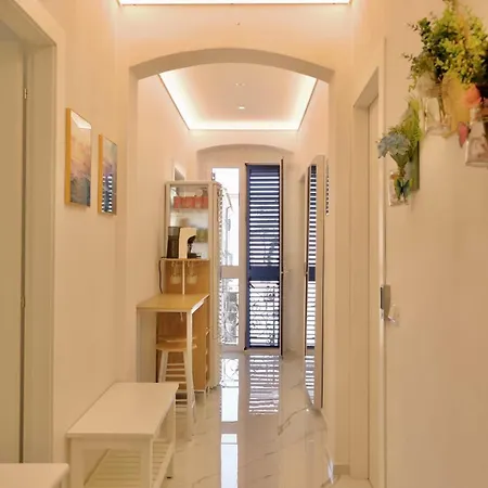98 House -no Elevator In The Center * La Spezia