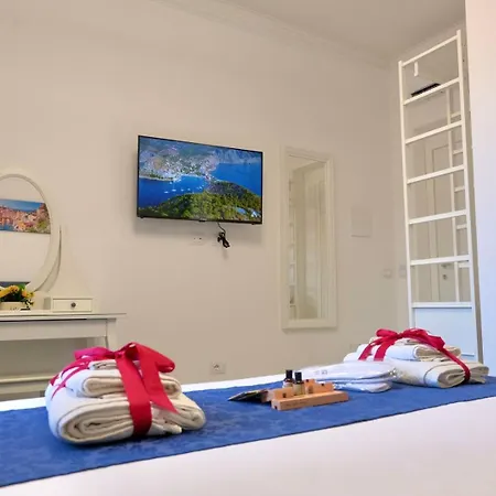 98 House Pansiyon La Spezia